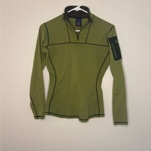 Arc'teryx Women’s Medium Green Long Sleeve Top with Dark Accents